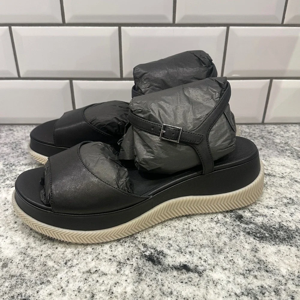 Eileen Fisher Women 10 Ario-TL Platform Sandals Black Tumbled Leather Minimalist